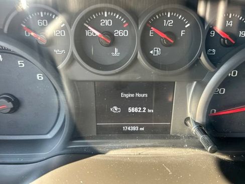 Used 2019 Chevrolet Silverado 1500 Custom w/ Custom Value Package AWD/4WD image 11