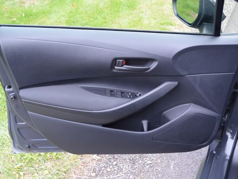 Used 2024 Toyota Corolla LE w/ LE Convenience Package image 19