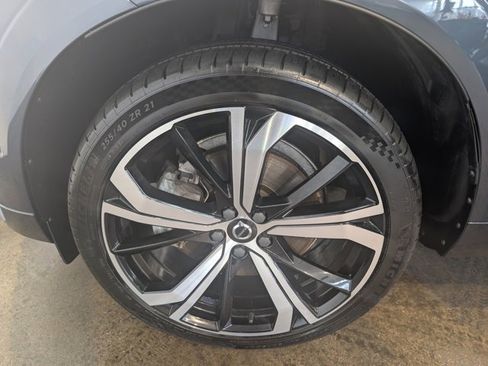 Used 2022 Volvo XC60 B6 R-Design w/ Advanced Package image 10