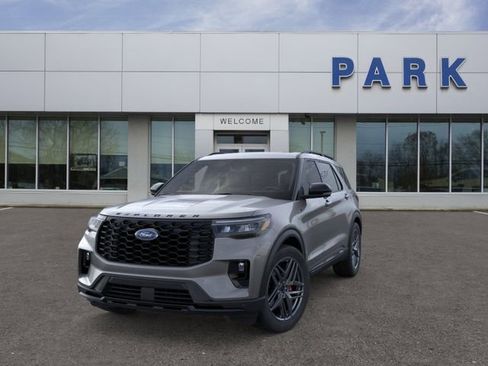 Used 2026 Ford Explorer ST-Line w/ ST-Line Street Pack AWD/4WD image 3