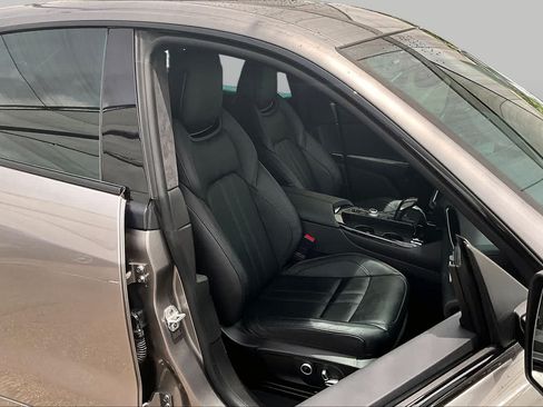 Used 2022 Maserati Levante Modena AWD/4WD image 9