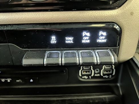 Used 2019 RAM 1500 Laramie image 21
