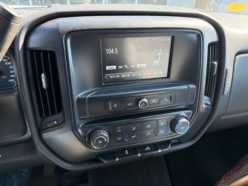 Used 2016 Chevrolet Silverado 1500 Custom w/ Custom Convenience Package AWD/4WD image 3
