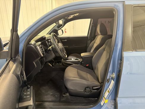 Used 2019 Toyota Tacoma TRD Off-Road image 10