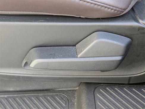 Used 2025 Ford Explorer Platinum image 17