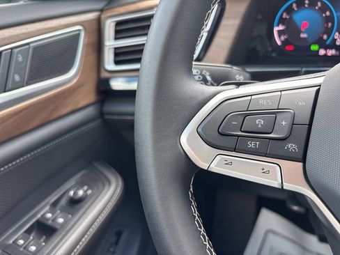 Certified 2026 Volkswagen Atlas SE w/ Panoramic Sunroof Package FWD image 19