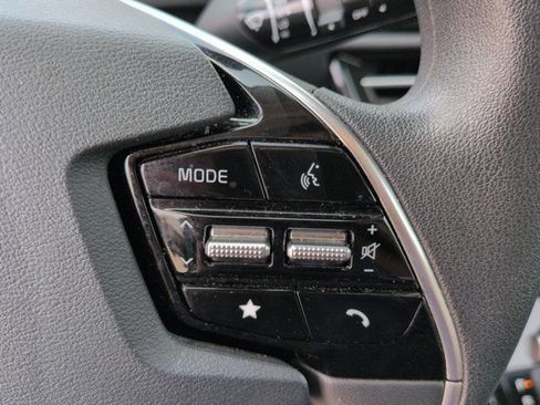 Used 2025 Kia Niro LX FWD image 21