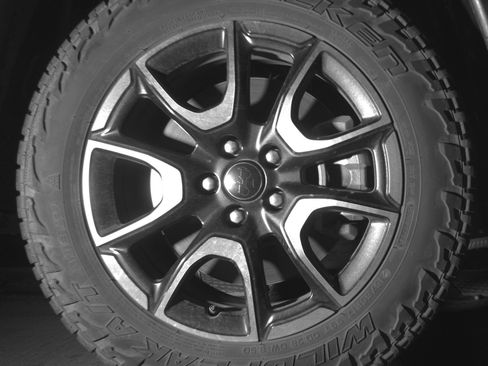 Used 2025 Jeep Compass Trailhawk AWD/4WD image 13