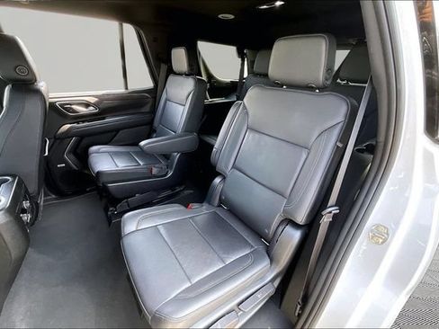 Used 2022 Chevrolet Tahoe Z71 w/ Luxury Package AWD/4WD image 16