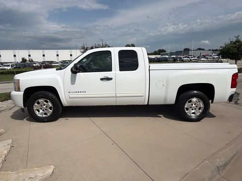 Used 2011 Chevrolet Silverado 1500 LT w/ All-Star Edition RWD image 5