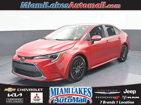 Used 2020 Toyota Corolla LE image 1