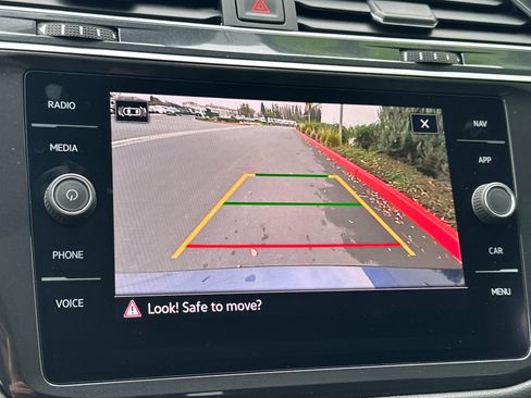 Used 2021 Volkswagen Tiguan S image 21