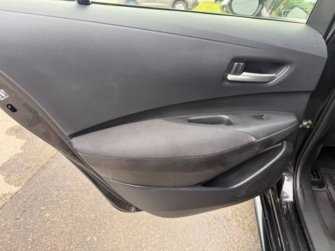 Used 2020 Toyota Corolla LE FWD image 17