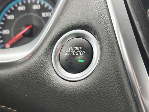 Used 2021 Chevrolet Traverse LT image 33