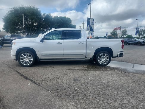 Used 2023 Chevrolet Silverado 1500 High Country w/ High Country Premium Package AWD/4WD image 5