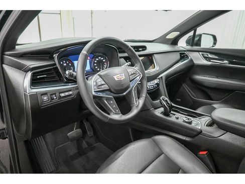 Used 2024 Cadillac XT5 Premium Luxury w/ Technology Package image 9