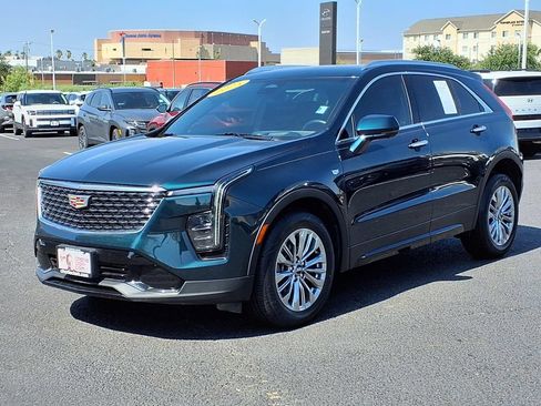 Used 2025 Cadillac XT4 Premium Luxury w/ Technology Package FWD image 1