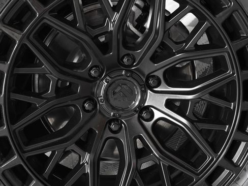 Used 2026 Chevrolet Suburban Z71 w/ Comfort Package image 36