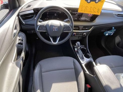 Certified 2024 Buick Encore GX Preferred FWD image 11