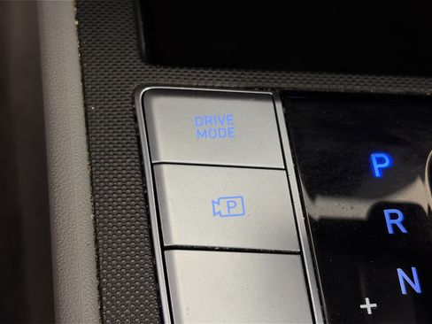 Used 2024 Hyundai Elantra SEL FWD image 23