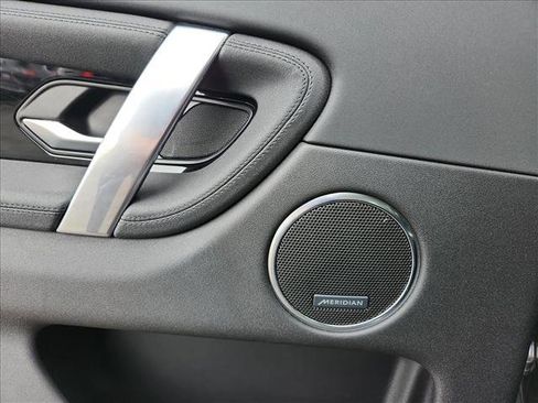 Used 2023 Land Rover Discovery Sport S image 13