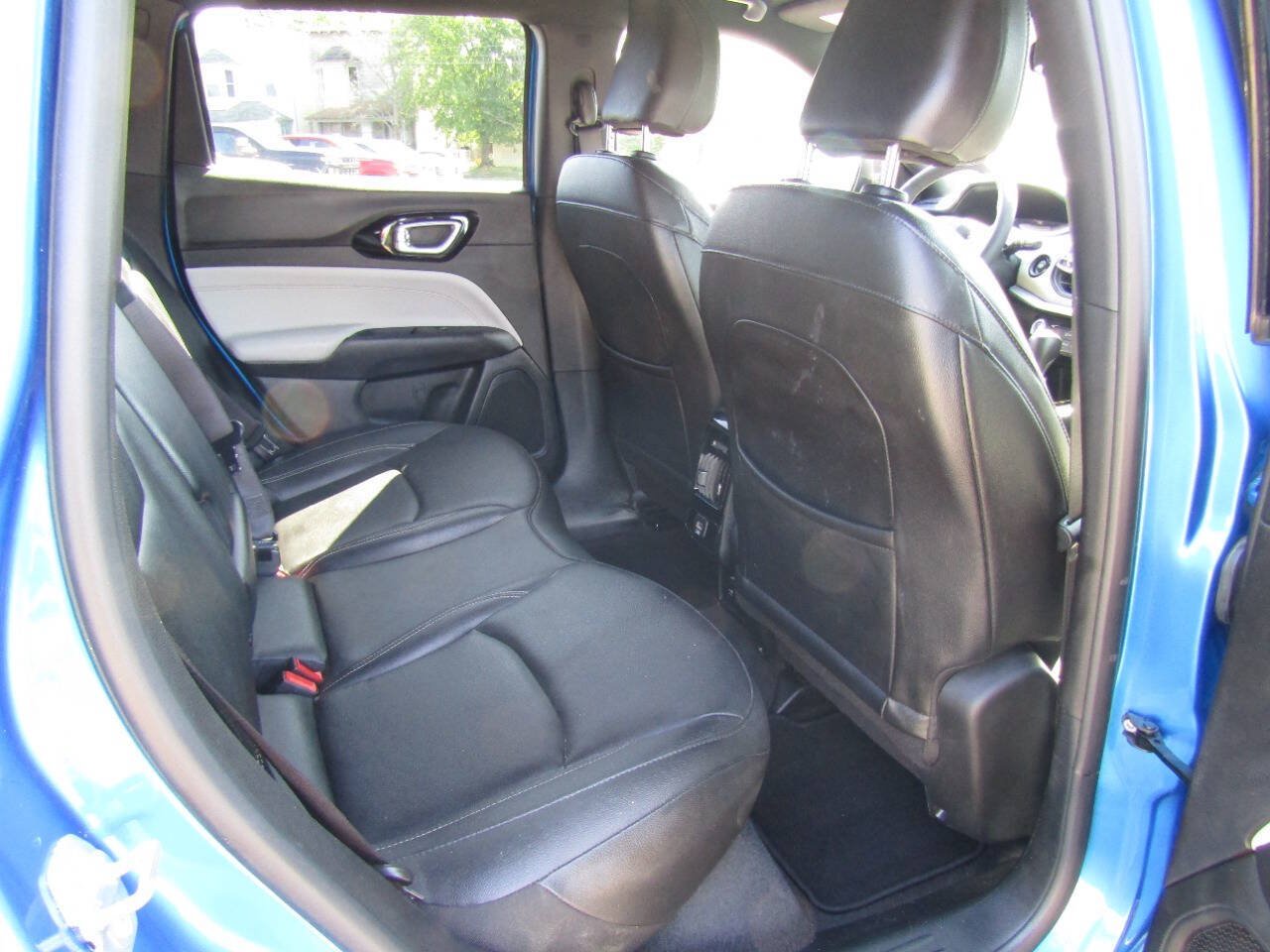 Used 2025 Jeep Compass Limited AWD/4WD image 25