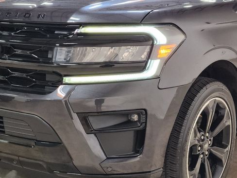 Used 2024 Ford Expedition Limited RWD image 14
