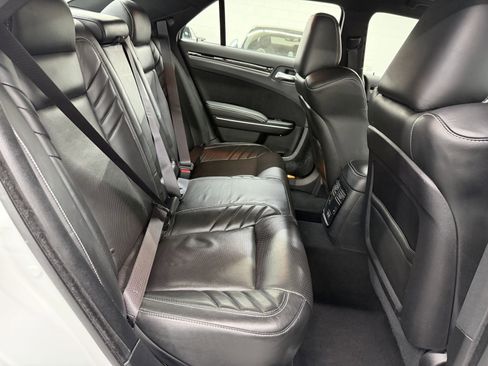 Used 2023 Chrysler 300 C image 22