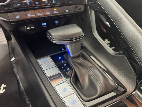 Used 2025 Hyundai Elantra SEL image 18