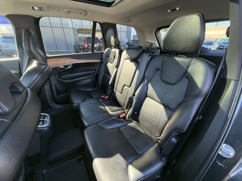 Certified 2022 Volvo XC90 T6 Momentum w/ Climate Package image 34