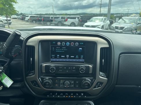 Used 2017 GMC Sierra 2500 Denali w/ Duramax Plus Package AWD/4WD image 20
