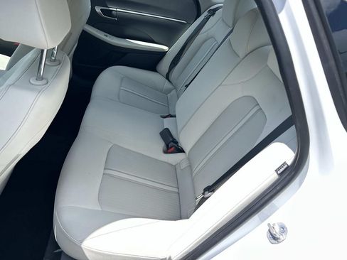 Certified 2025 Hyundai Sonata SE FWD image 18