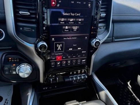 Used 2019 RAM 1500 Laramie AWD/4WD image 12