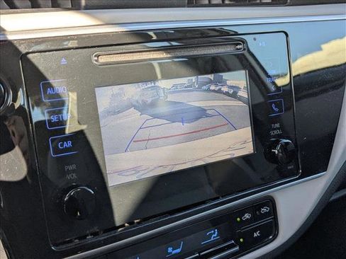 Used 2018 Toyota Corolla LE image 14