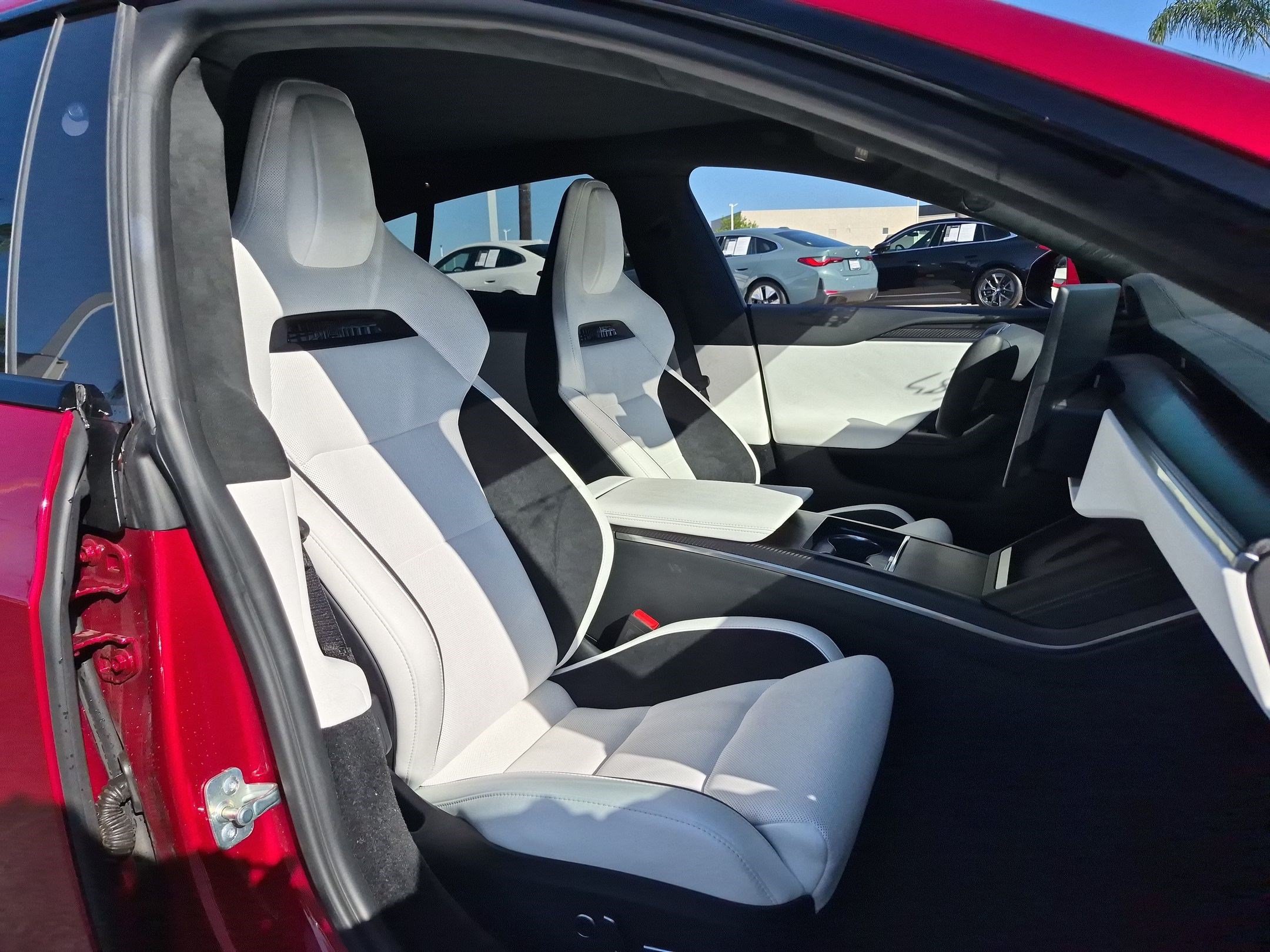 Used 2026 Tesla Model S Plaid AWD/4WD image 31
