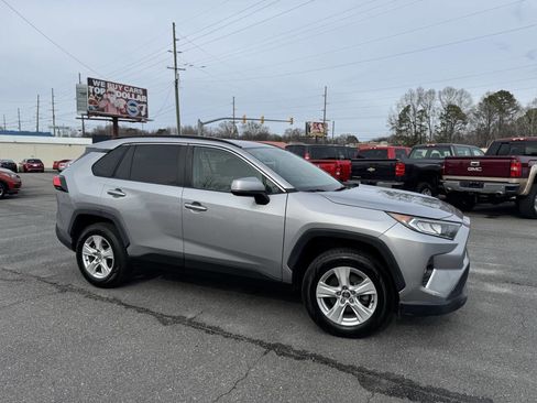 Used 2020 Toyota RAV4 XLE image 24