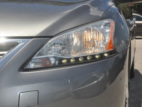 Used 2015 Nissan Sentra SV FWD image 6