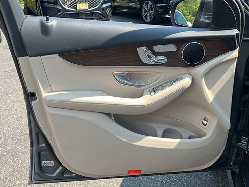 Used 2022 Mercedes-Benz GLC 300 4MATIC image 20