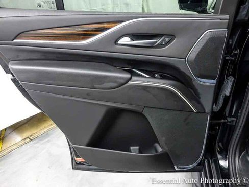 Used 2023 Cadillac Escalade Premium Luxury w/ Performance Package AWD/4WD image 33