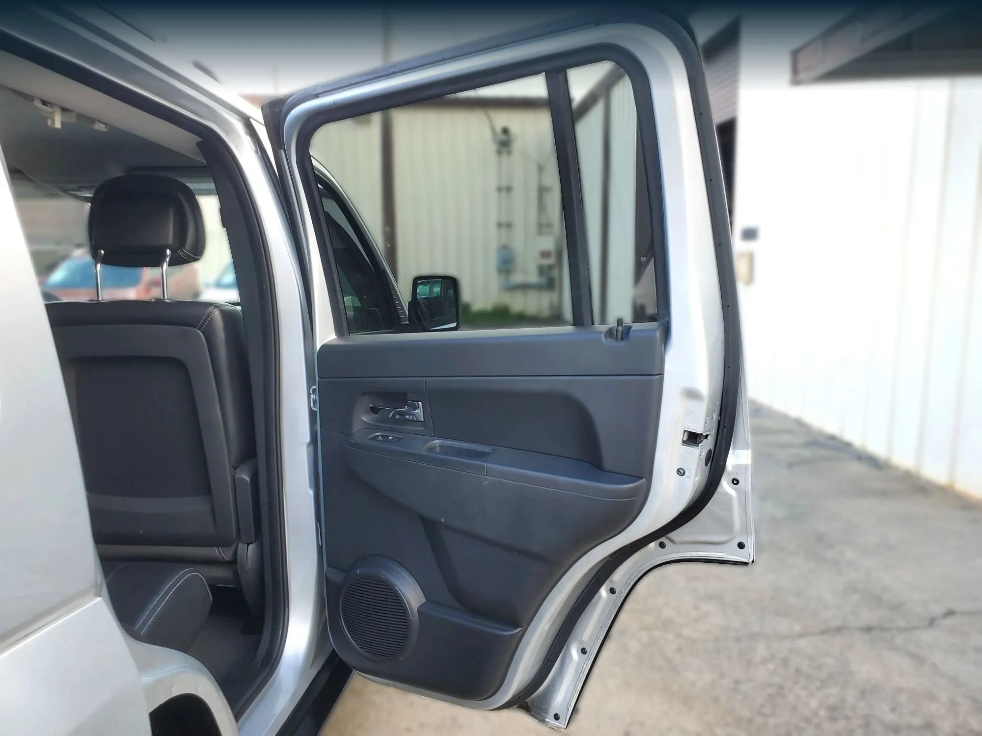 Used 2012 Jeep Liberty Sport AWD/4WD image 21