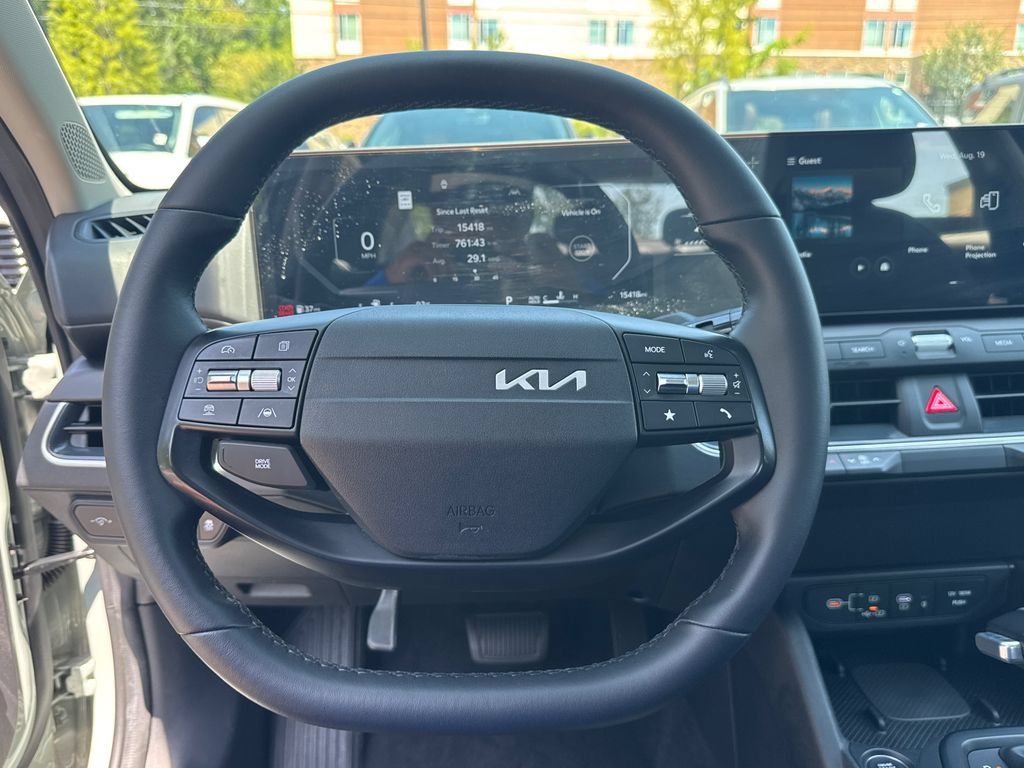 Used 2025 Kia K4 EX FWD image 23