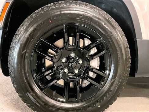 New 2026 Land Rover Defender 110 S image 10