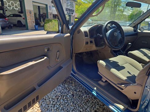 Used 2002 Nissan Frontier XE RWD image 25