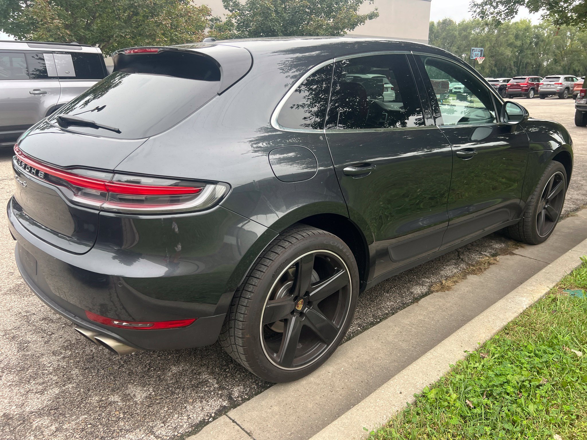 Used 2021 Porsche Macan S AWD/4WD image 5