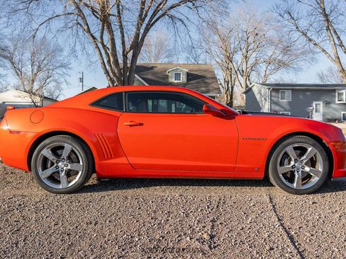 Used 2010 Chevrolet Camaro SS w/ RS Package RWD image 9
