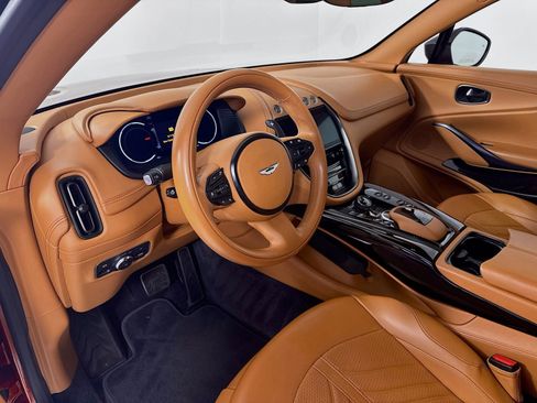 Used 2024 Aston Martin DBX 707 AWD/4WD image 10