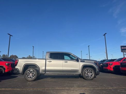 New 2026 GMC Sierra 1500 SLE w/ Preferred Package image 3