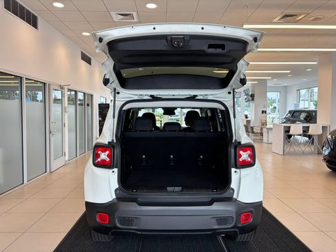 Used 2021 Jeep Renegade Sport w/ Sport Appearance Group AWD/4WD image 9