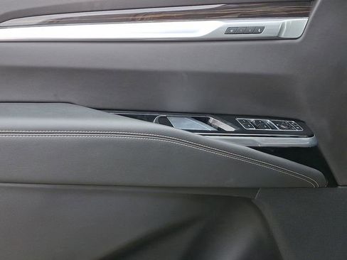 Certified 2025 Cadillac Escalade Premium Luxury image 12