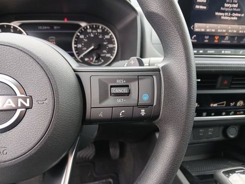 Used 2024 Nissan Rogue SV FWD image 17